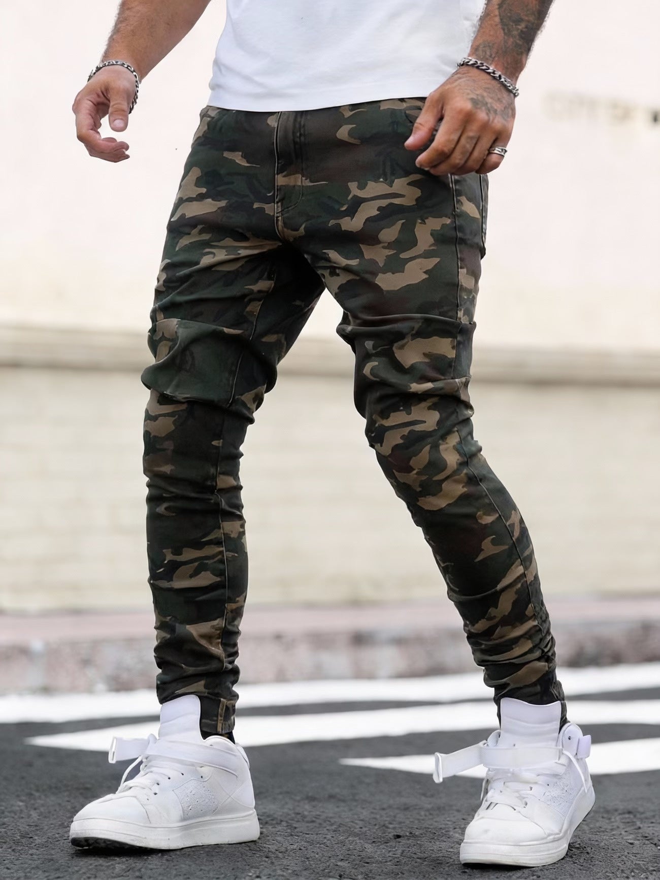 Men's Pants with Camouflage Pattern