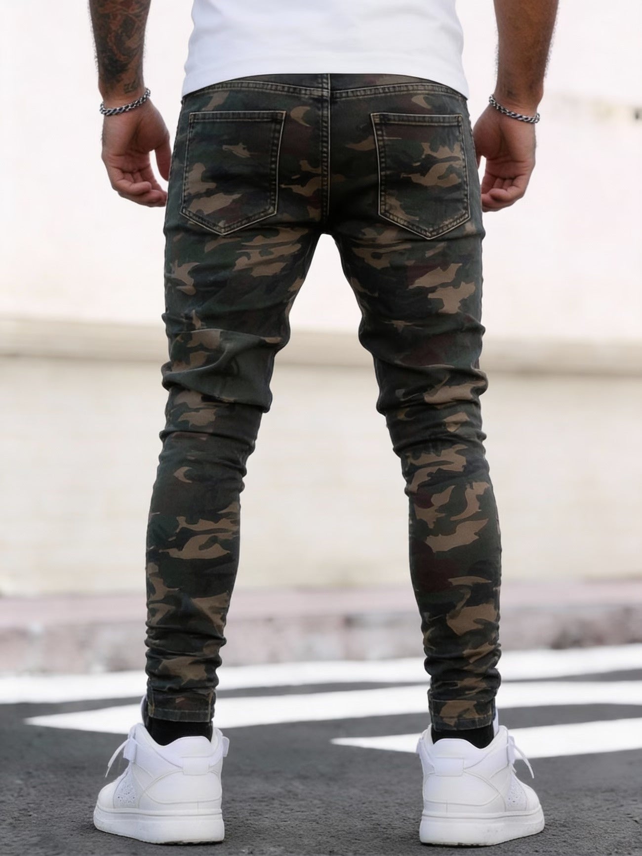Men's Pants with Camouflage Pattern