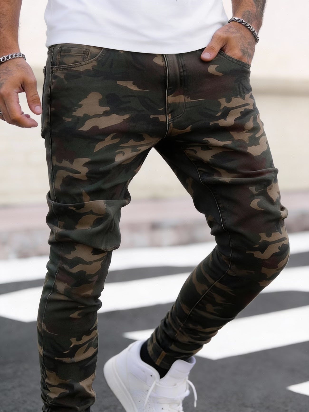 Men's Pants with Camouflage Pattern
